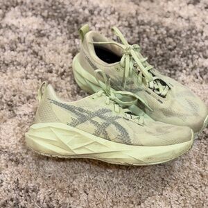 Women's ASICS Nova Blast 5